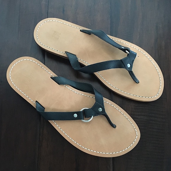 GAP Flip Flop Sandals - Picture 4 of 9